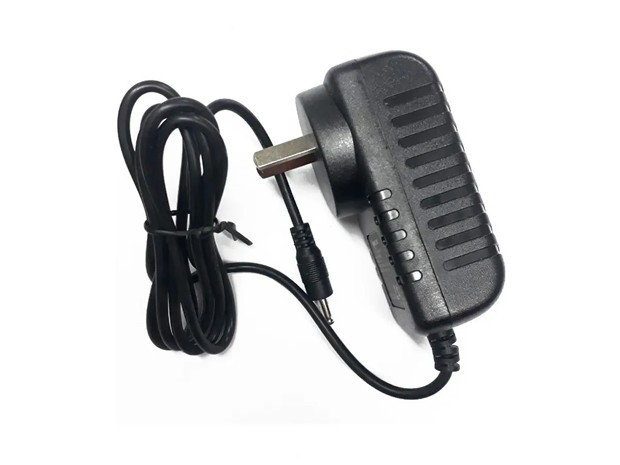 &u+  CARGADOR TRANSFORMADOR 9V 2A PIN 5.5 (3139D2)